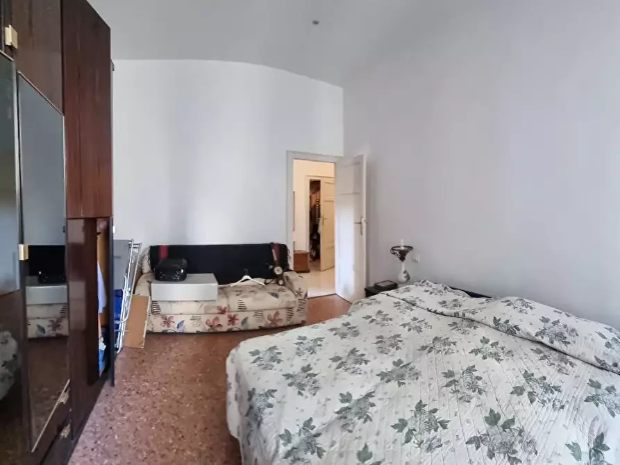 Immagine 13 di Appartamento in vendita  a Livorno