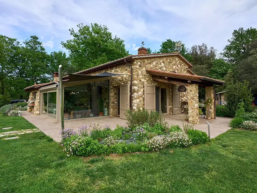 Immagine 34 di Villa in vendita  a Fucecchio