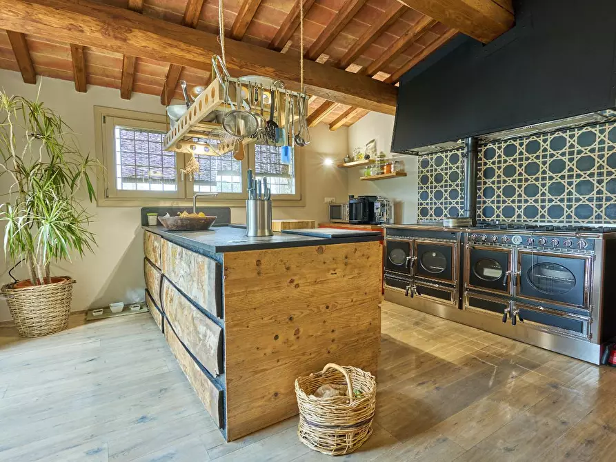 Immagine 6 di Villa in vendita  a Fucecchio