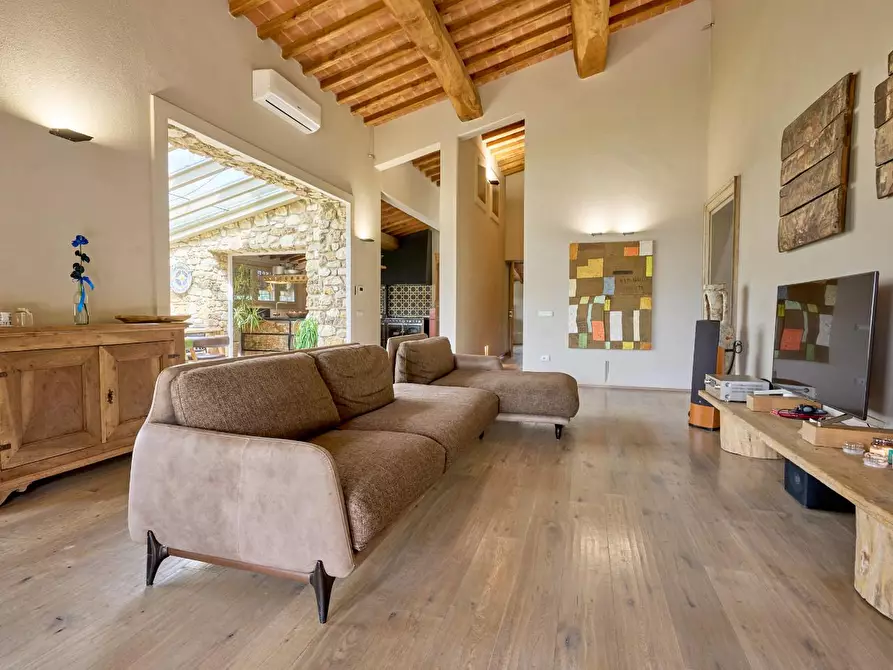 Immagine 11 di Villa in vendita  a Fucecchio