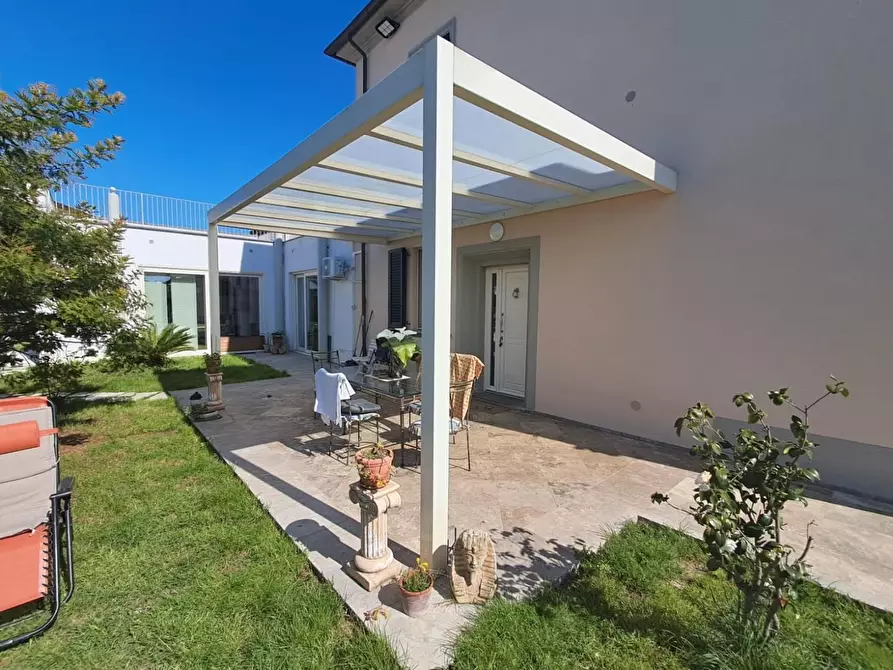 Immagine 29 di Casa bifamiliare in vendita  a San Giuliano Terme