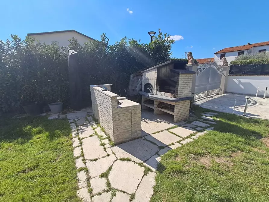 Immagine 32 di Casa bifamiliare in vendita  a San Giuliano Terme