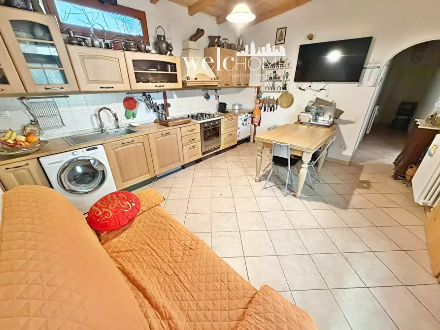 Immagine 6 di Appartamento in vendita  a Campi Bisenzio