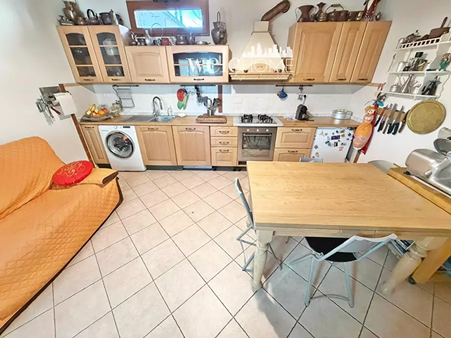 Immagine 22 di Appartamento in vendita  a Campi Bisenzio