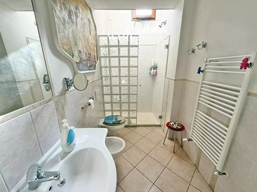 Immagine 17 di Appartamento in vendita  a Campi Bisenzio