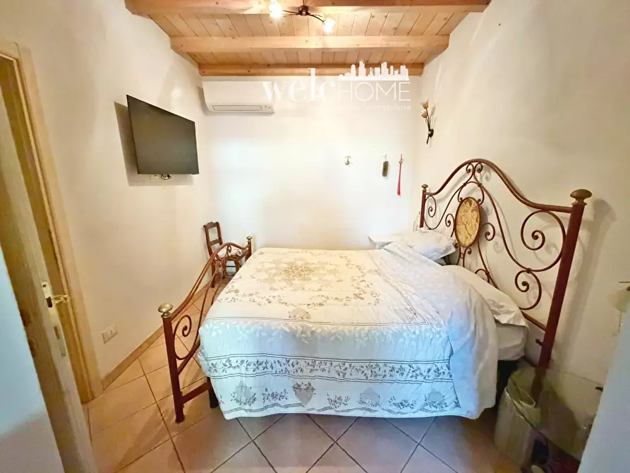 Immagine 12 di Appartamento in vendita  a Campi Bisenzio