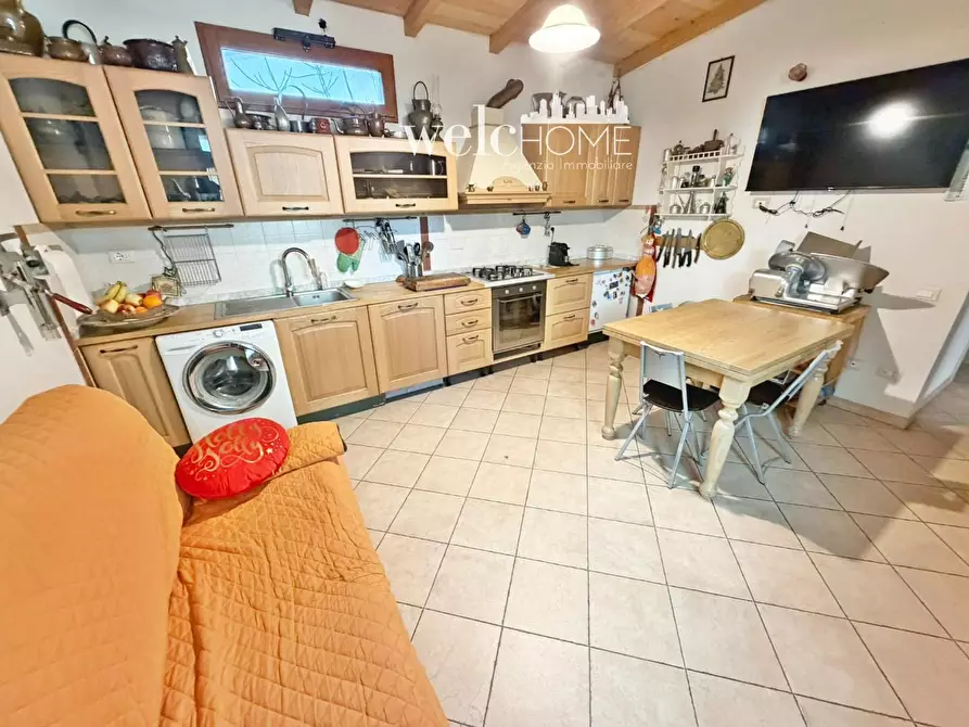 Immagine 26 di Appartamento in vendita  a Campi Bisenzio