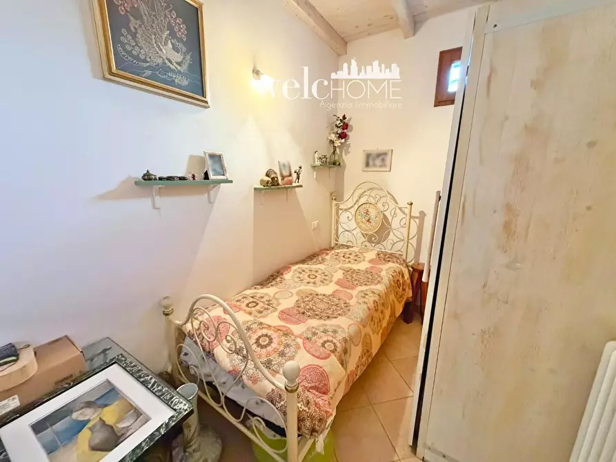 Immagine 13 di Appartamento in vendita  a Campi Bisenzio