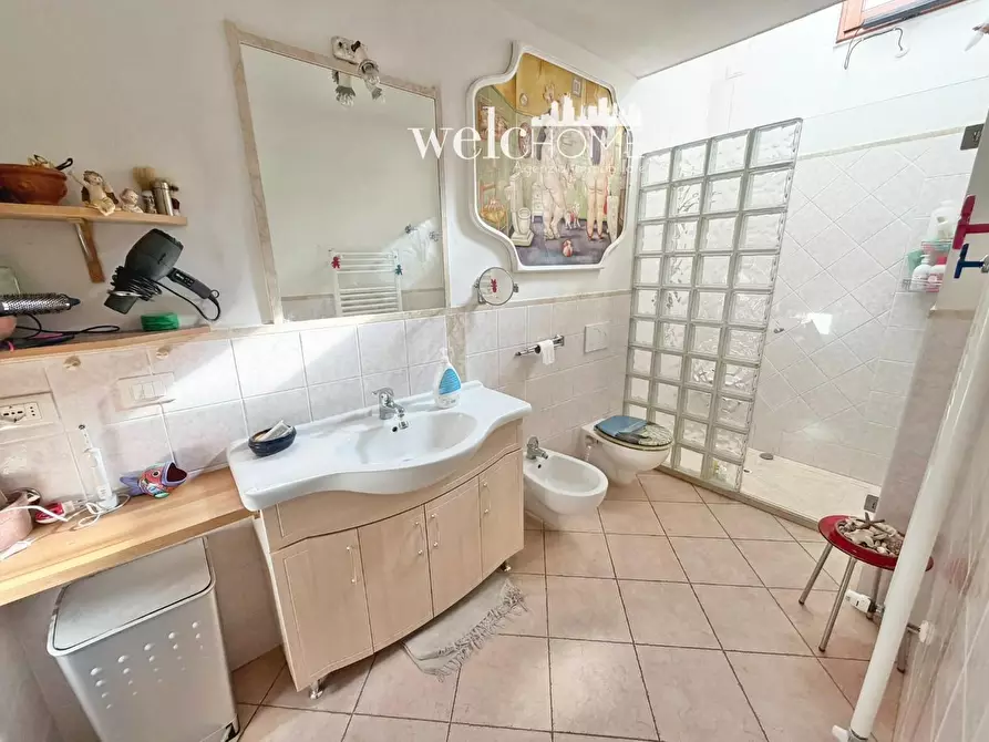 Immagine 16 di Appartamento in vendita  a Campi Bisenzio