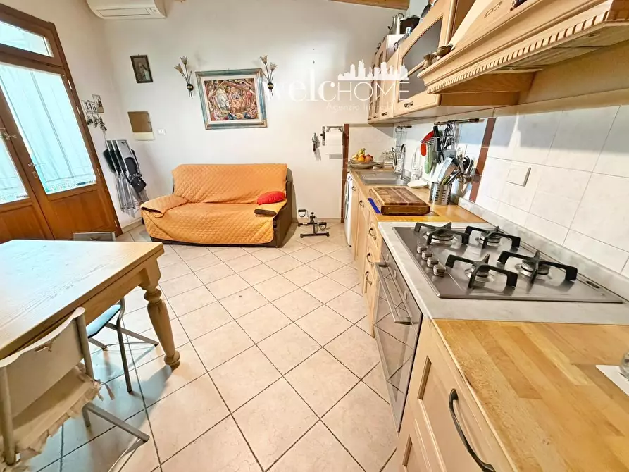 Immagine 25 di Appartamento in vendita  a Campi Bisenzio