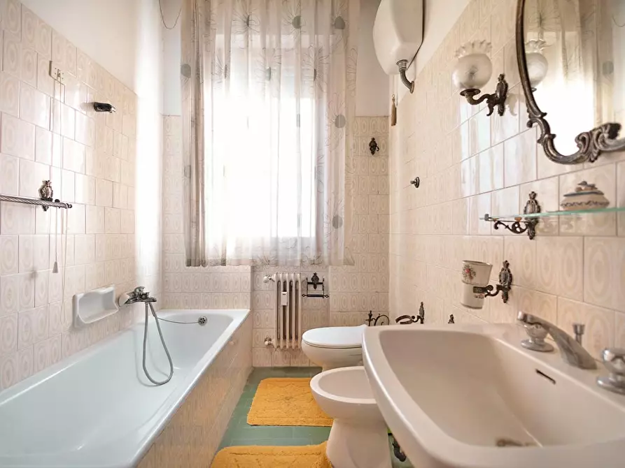 Immagine 17 di Appartamento in vendita  a Cascina