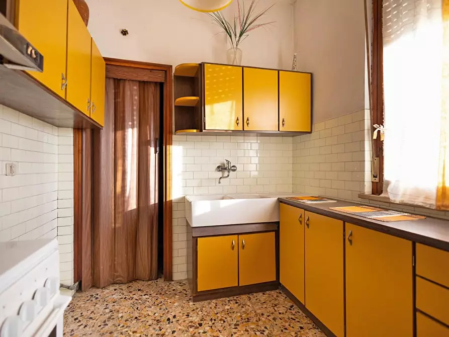 Immagine 2 di Appartamento in vendita  a Cascina