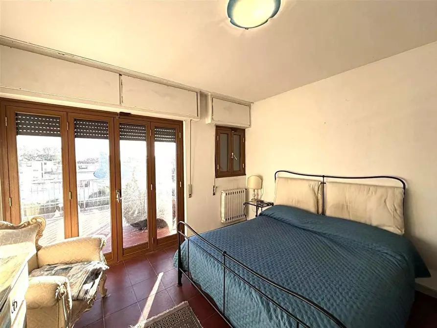 Immagine 7 di Mansarda in vendita  a Massa