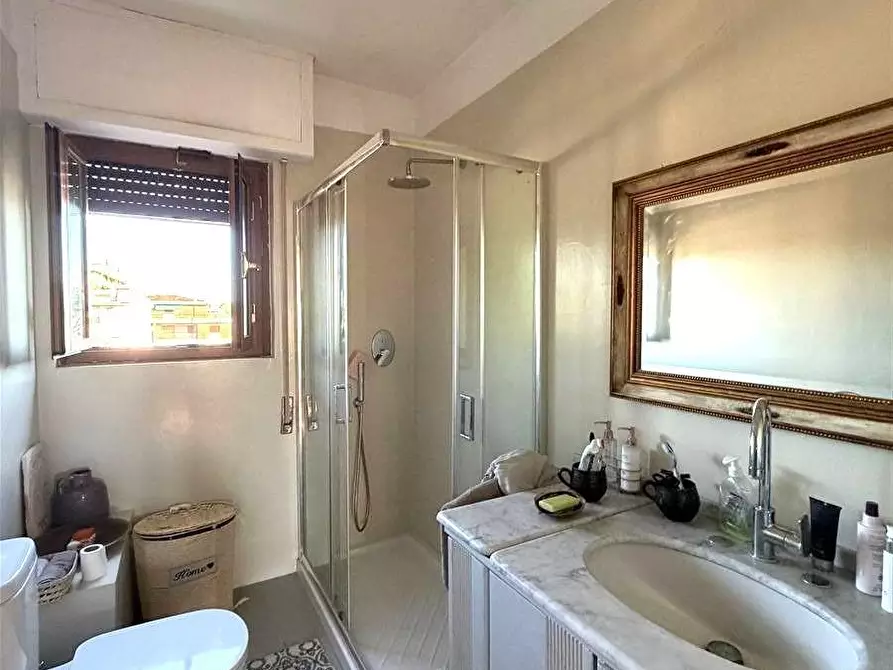 Immagine 14 di Mansarda in vendita  a Massa