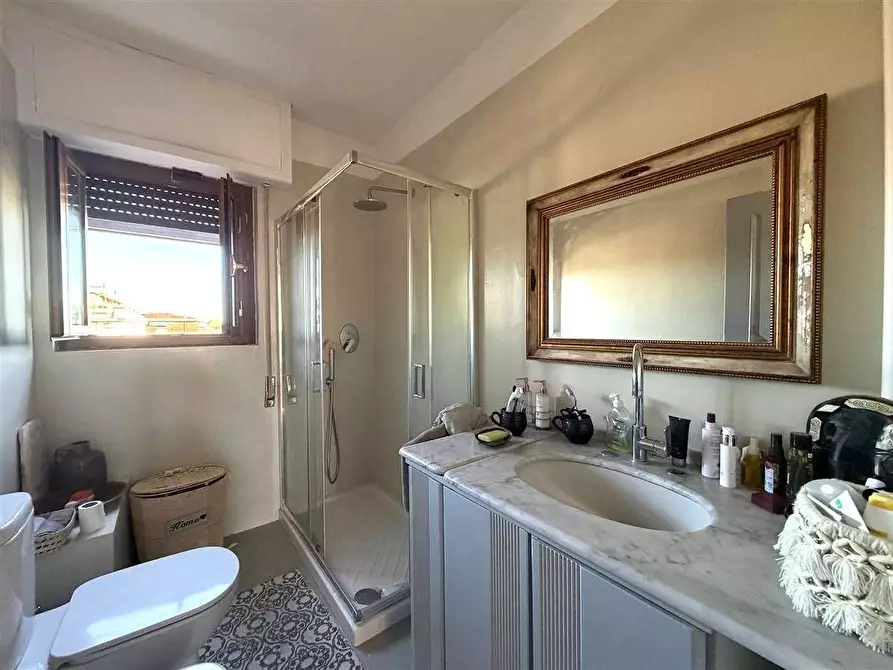 Immagine 12 di Mansarda in vendita  a Massa