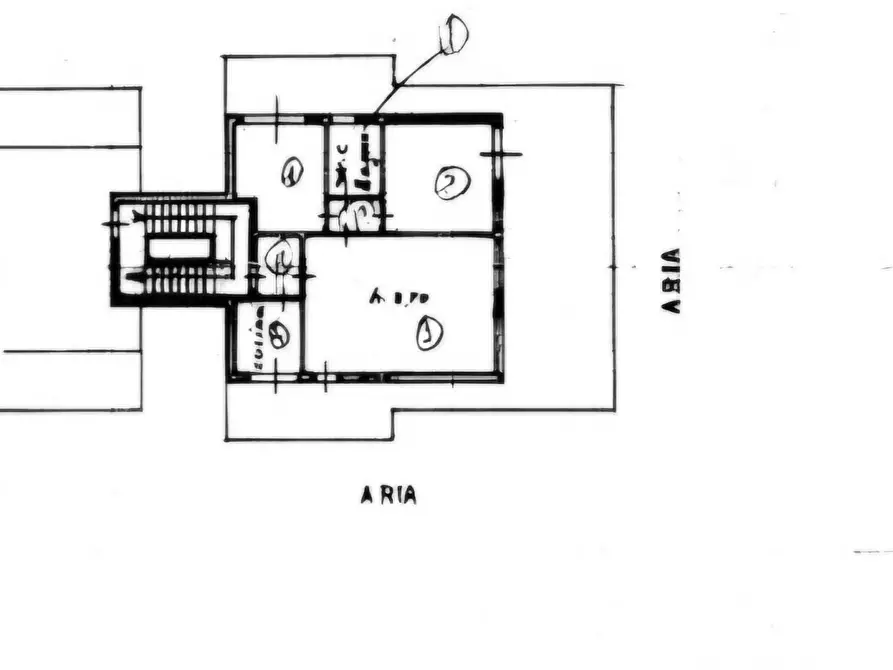 Immagine 19 di Mansarda in vendita  a Massa
