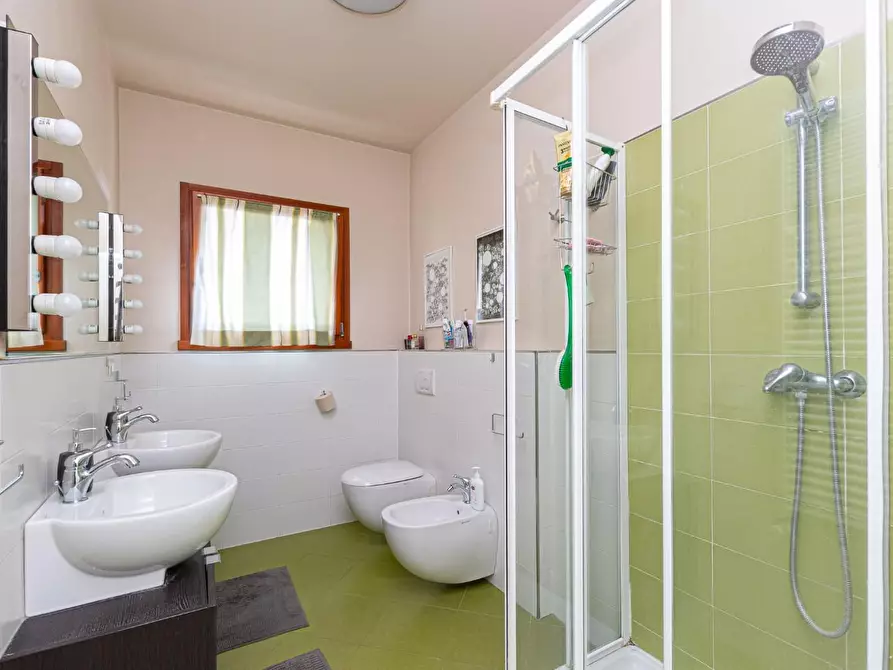 Immagine 16 di Appartamento in vendita  a Pontedera