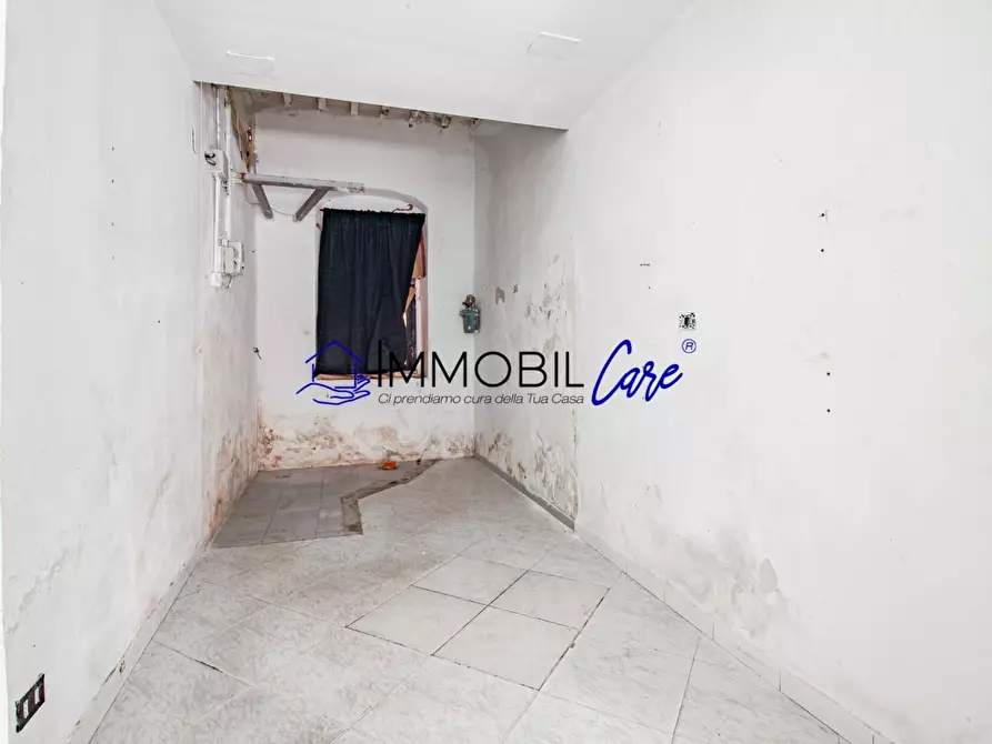 Immagine 3 di Locale commerciale in vendita  a Livorno