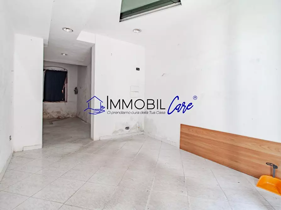 Immagine 2 di Locale commerciale in vendita  a Livorno