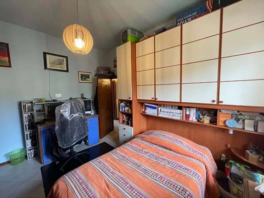 Immagine 14 di Appartamento in vendita  a Lucca