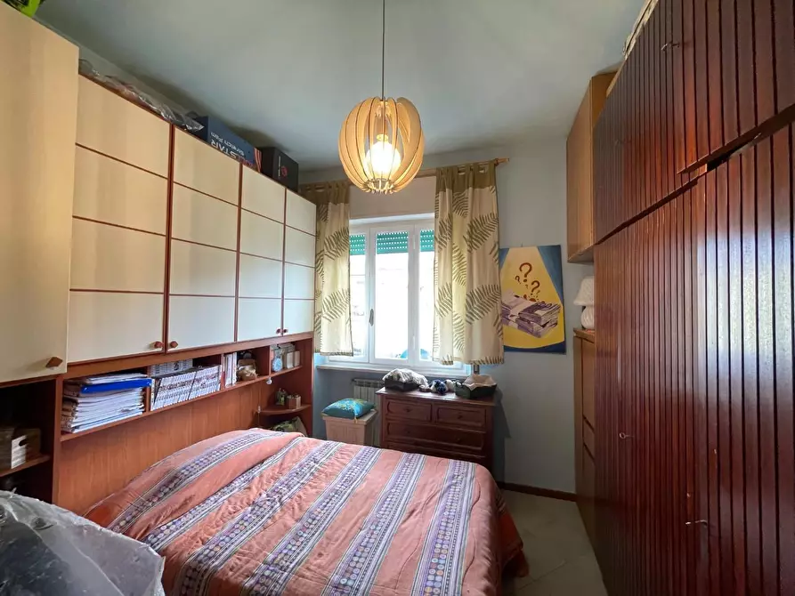 Immagine 13 di Appartamento in vendita  a Lucca