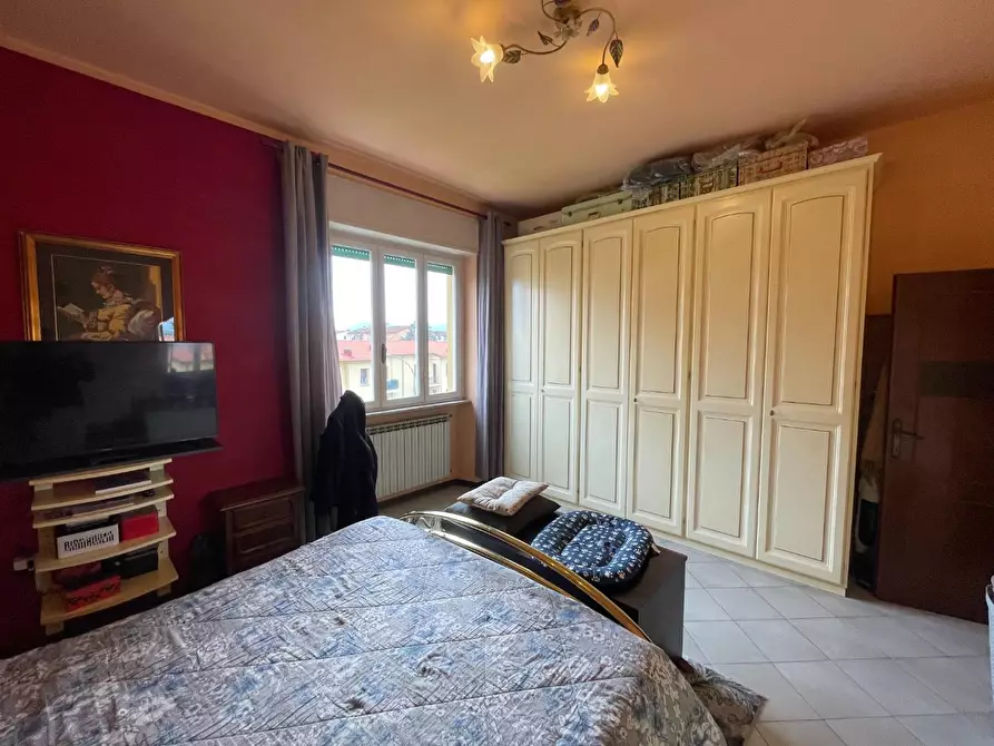 Immagine 12 di Appartamento in vendita  a Lucca