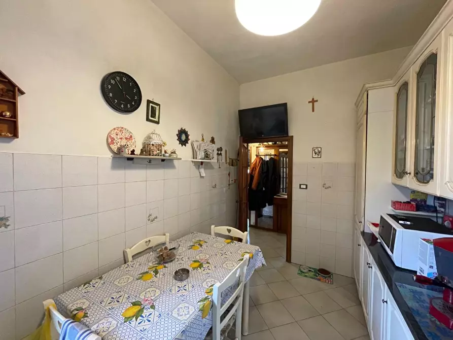 Immagine 7 di Appartamento in vendita  a Lucca