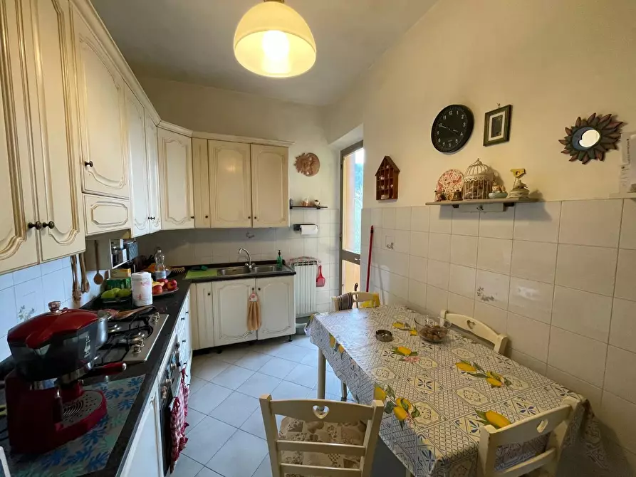 Immagine 6 di Appartamento in vendita  a Lucca