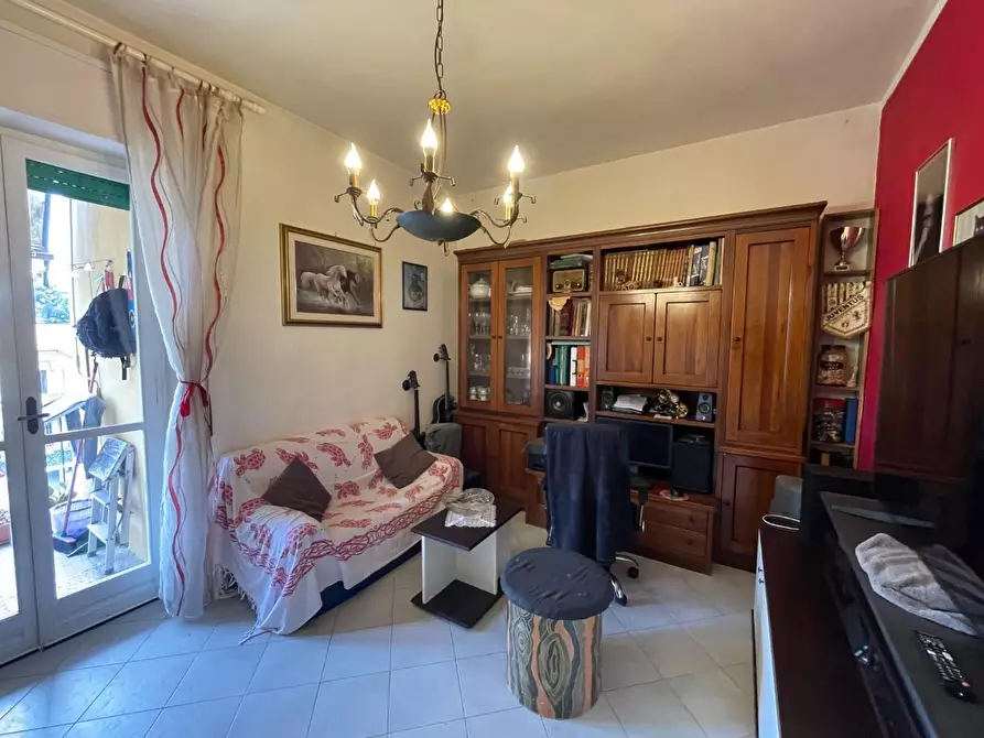 Immagine 3 di Appartamento in vendita  a Lucca