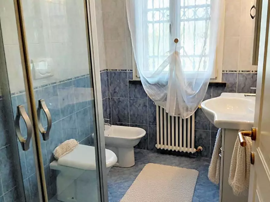 Immagine 21 di Casa bifamiliare in vendita  a Cascina