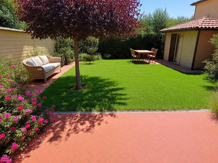 Immagine 6 di Casa bifamiliare in vendita  a Cascina