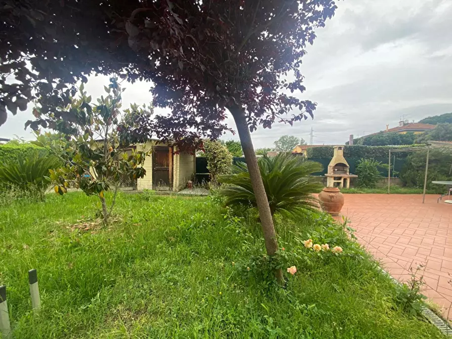 Immagine 16 di Casa bifamiliare in vendita  a Cascina