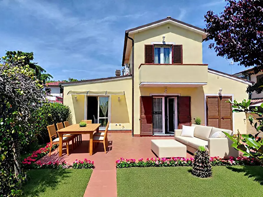 Immagine 53 di Casa bifamiliare in vendita  a Cascina