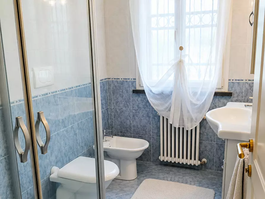 Immagine 24 di Casa bifamiliare in vendita  a Cascina