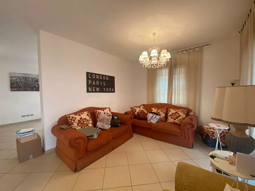 Immagine 2 di Casa bifamiliare in vendita  a Cascina