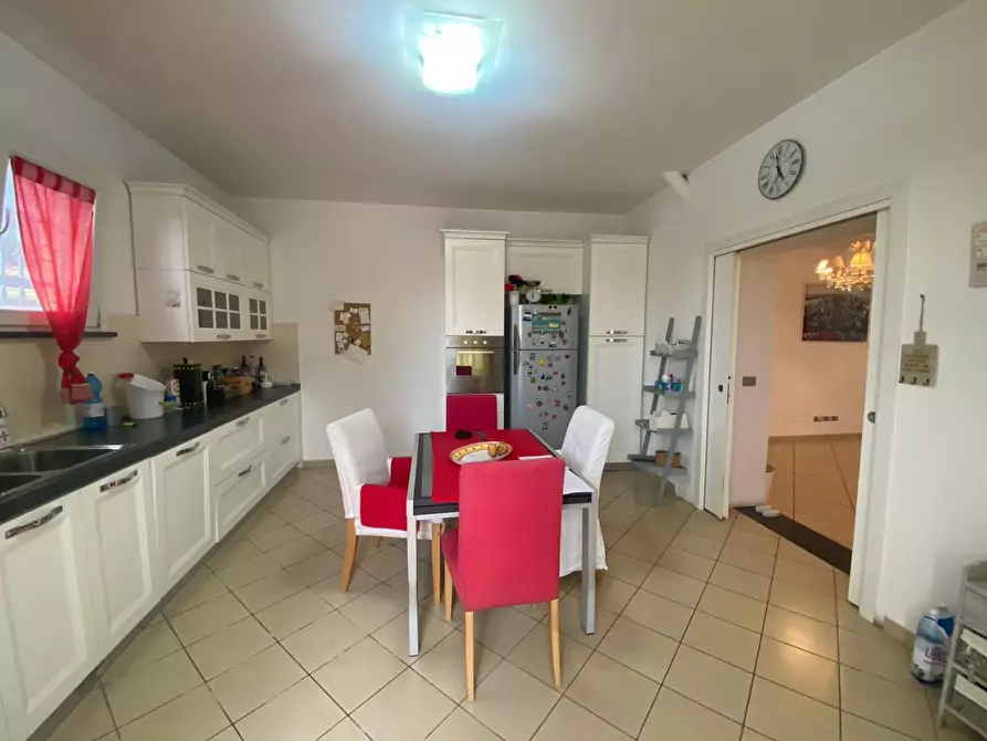 Immagine 5 di Casa bifamiliare in vendita  a Cascina