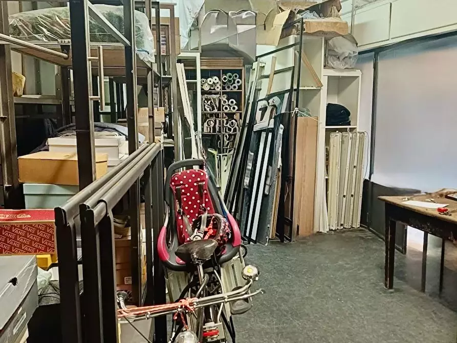 Immagine 1 di Garage in vendita  a Pisa