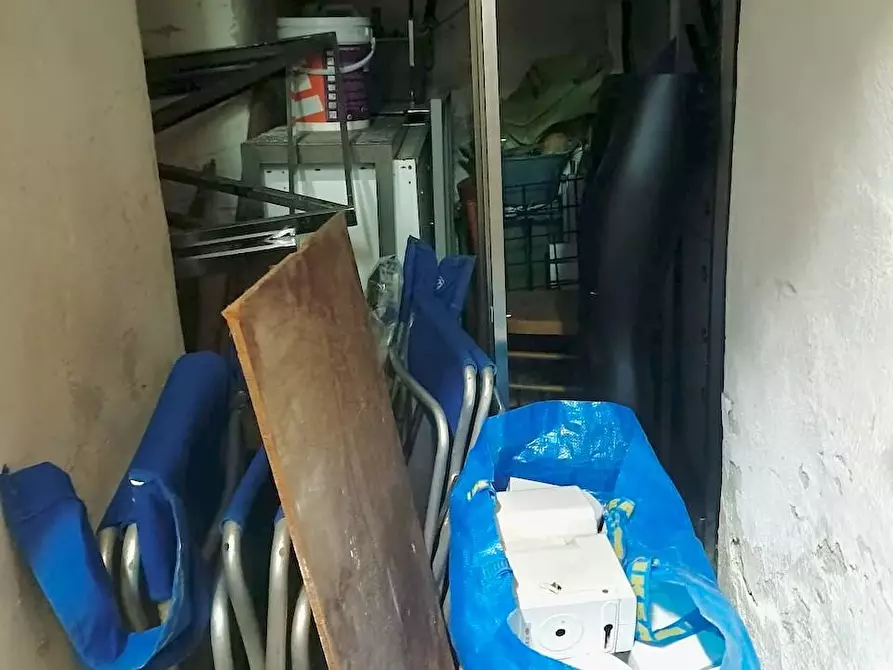 Immagine 4 di Garage in vendita  a Pisa