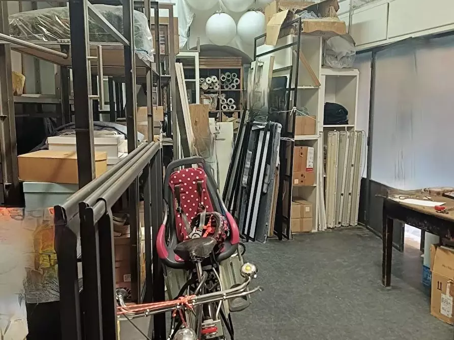 Immagine 7 di Garage in vendita  a Pisa