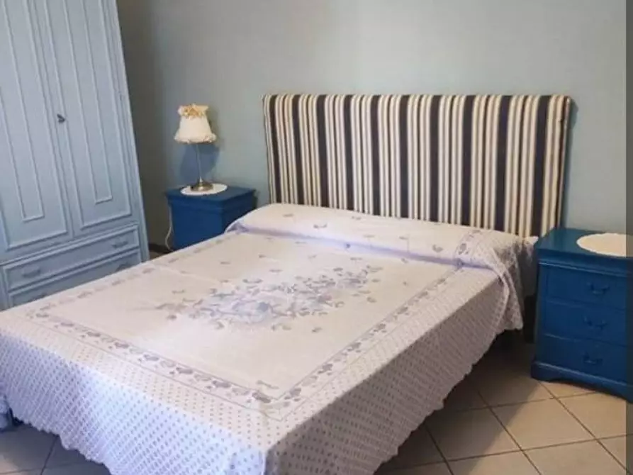 Immagine 6 di Villa in affitto  a Montignoso