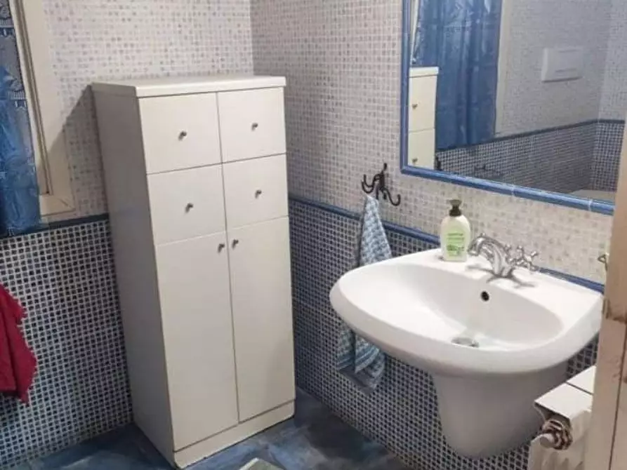 Immagine 7 di Villa in affitto  a Montignoso