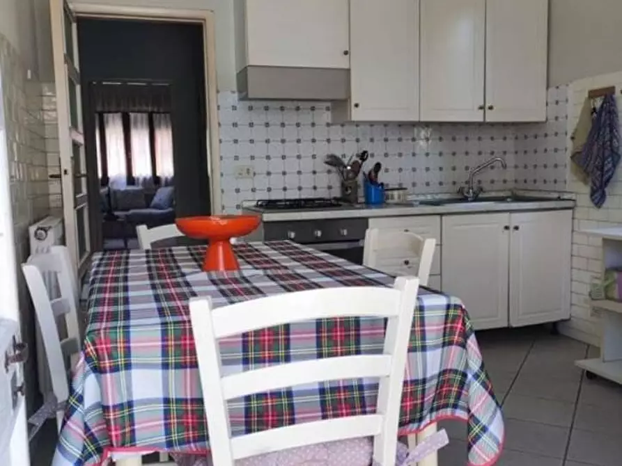 Immagine 2 di Villa in affitto  a Montignoso