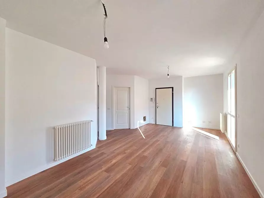 Immagine 6 di Appartamento in vendita  a Lucca