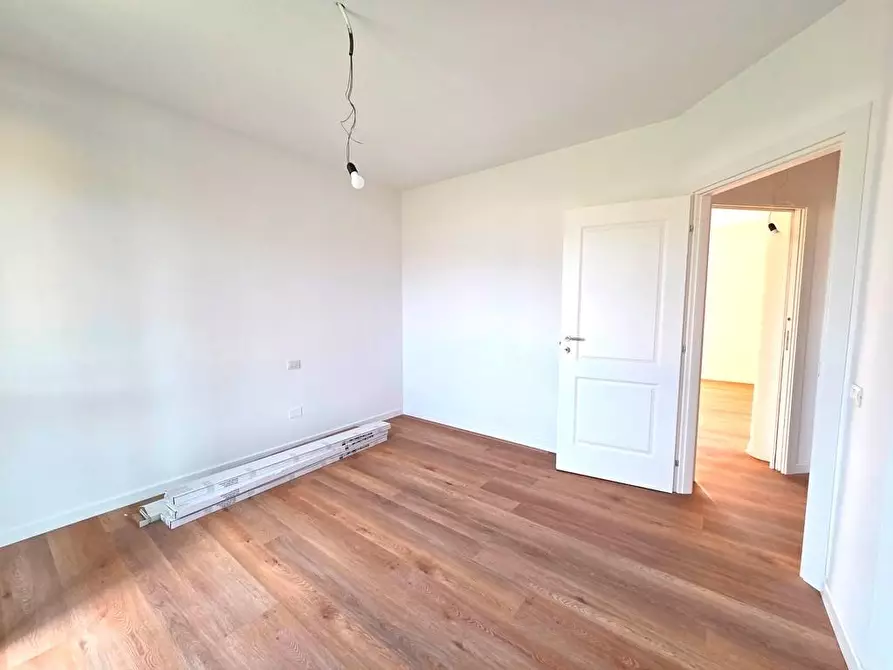 Immagine 10 di Appartamento in vendita  a Lucca