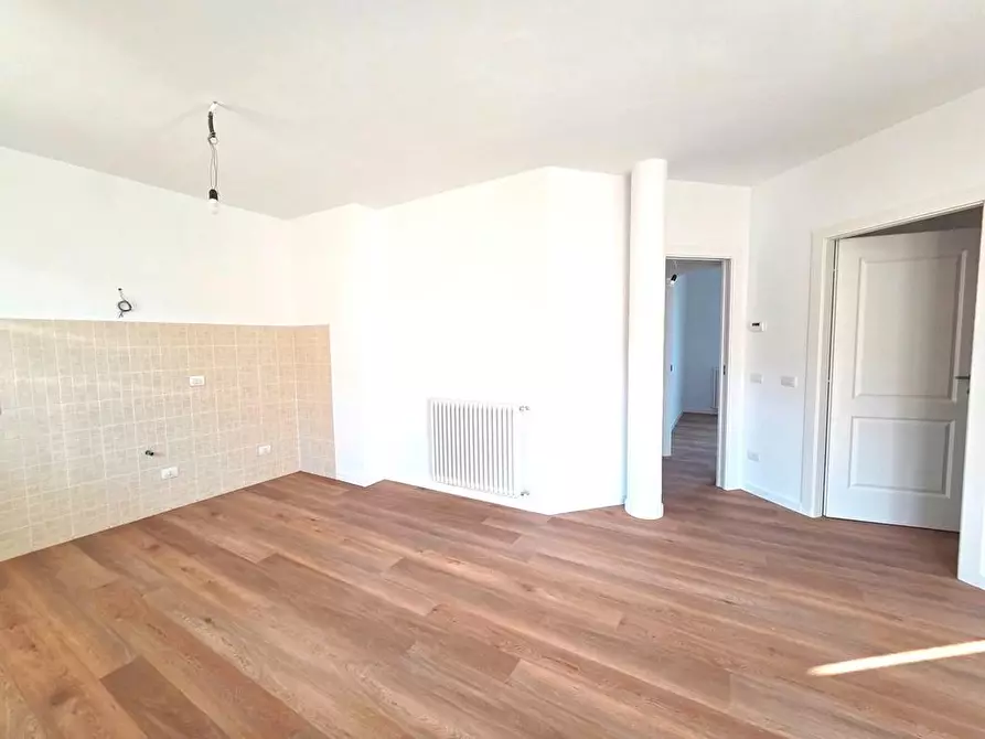 Immagine 4 di Appartamento in vendita  a Lucca