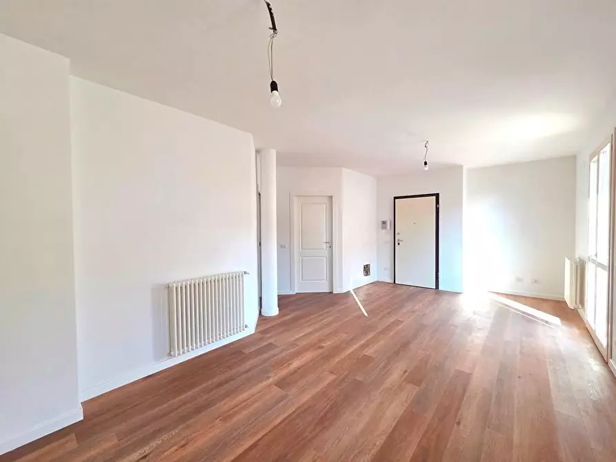 Immagine 7 di Appartamento in vendita  a Lucca