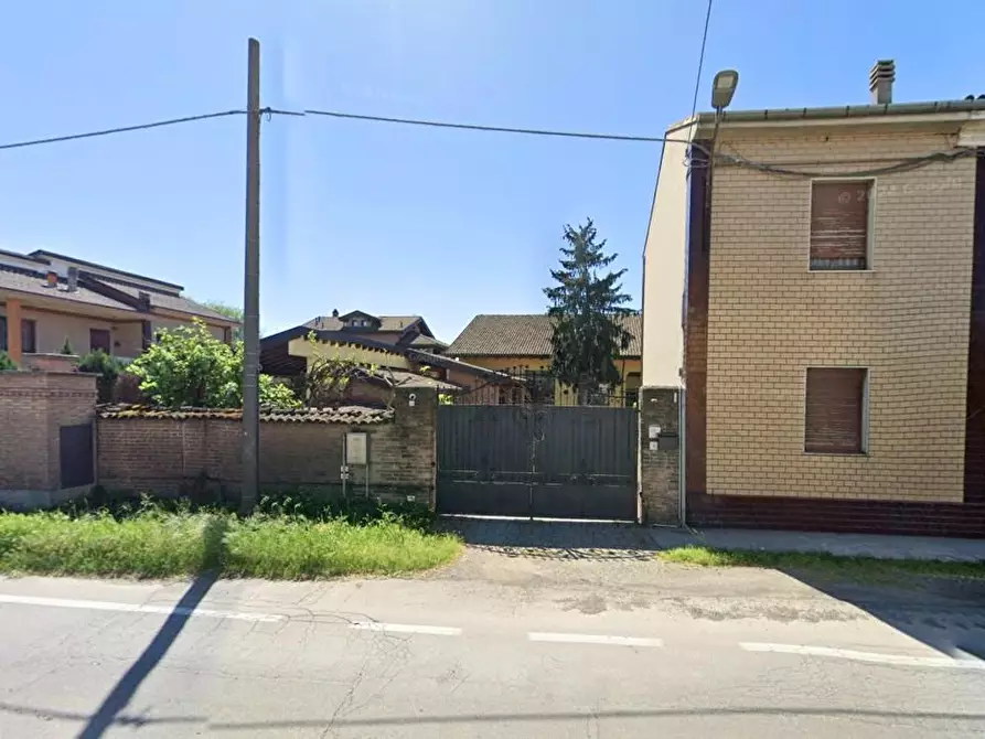 Immagine 1 di Locale commerciale in vendita  a Tortona