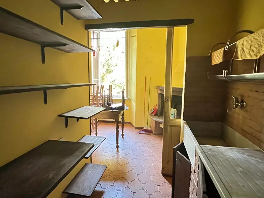 Immagine 4 di Appartamento in vendita  a Massa