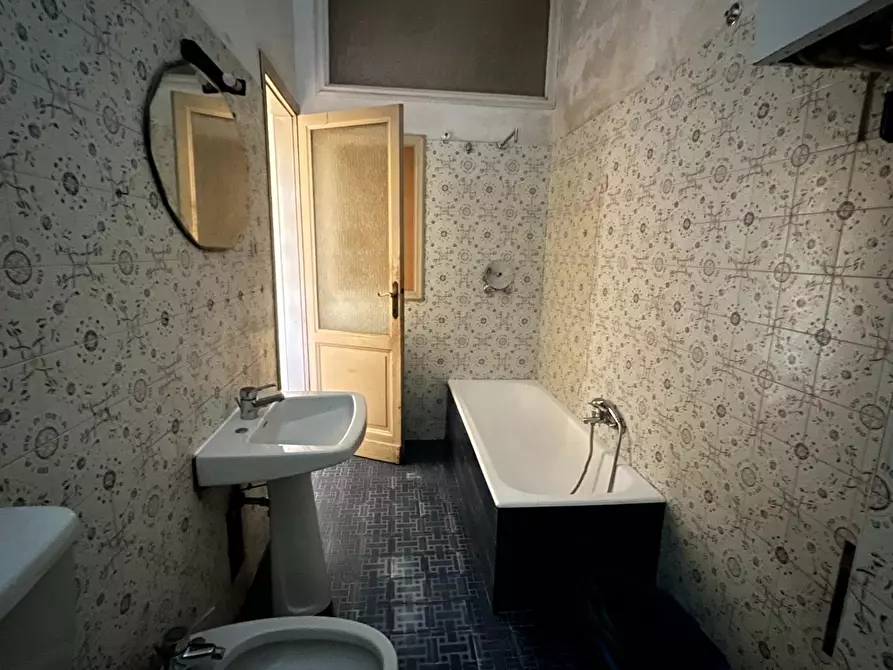 Immagine 18 di Appartamento in vendita  a Massa