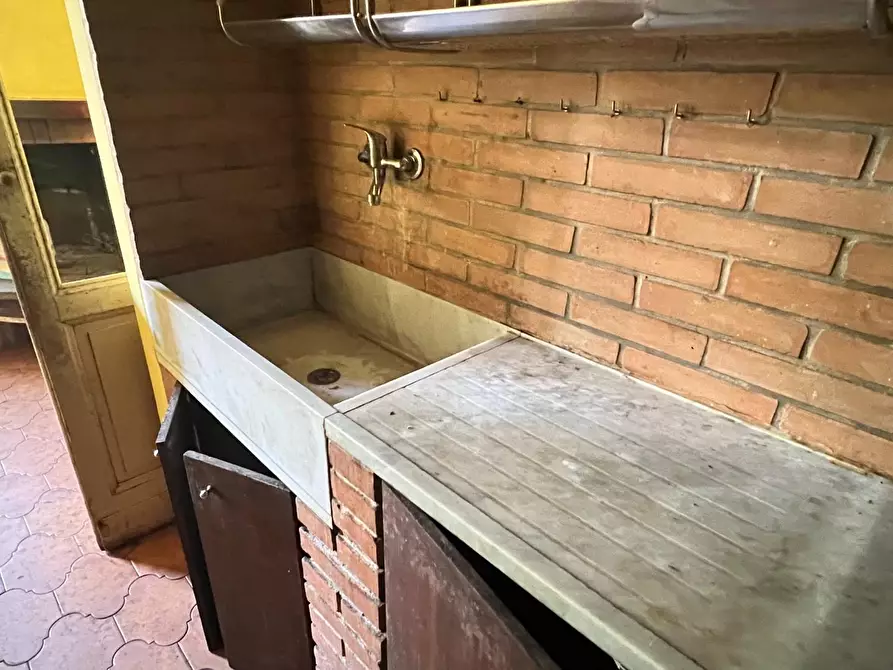 Immagine 3 di Appartamento in vendita  a Massa